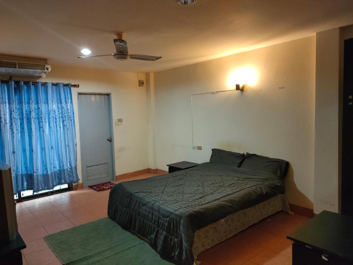 Apartments Thai Smile Pattaya Exteriör bild