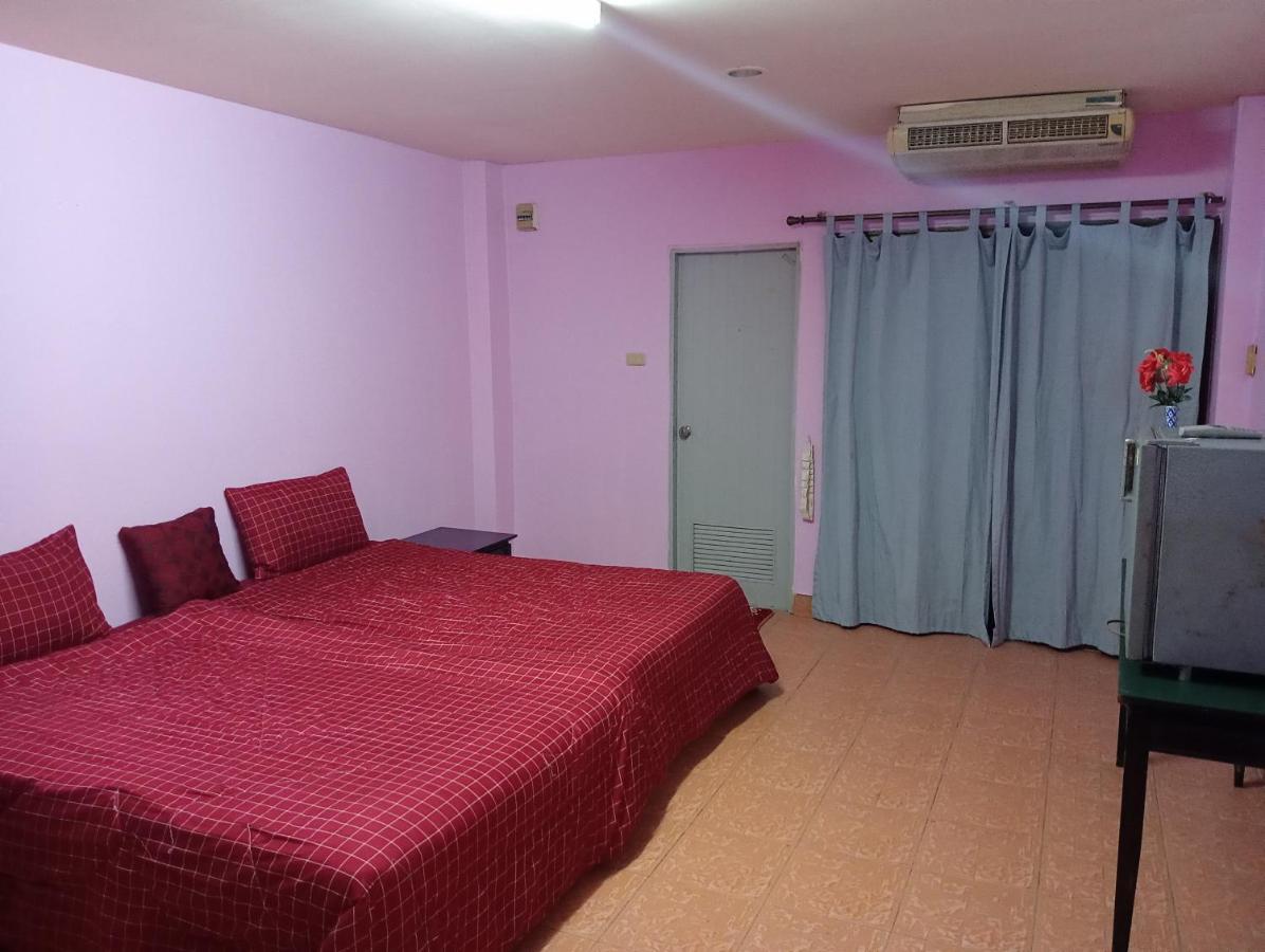 Apartments Thai Smile Pattaya Exteriör bild