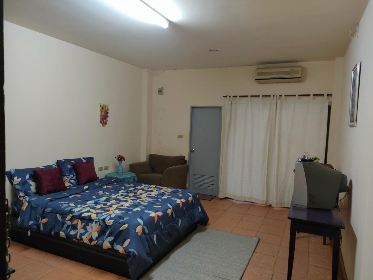 Apartments Thai Smile Pattaya Exteriör bild