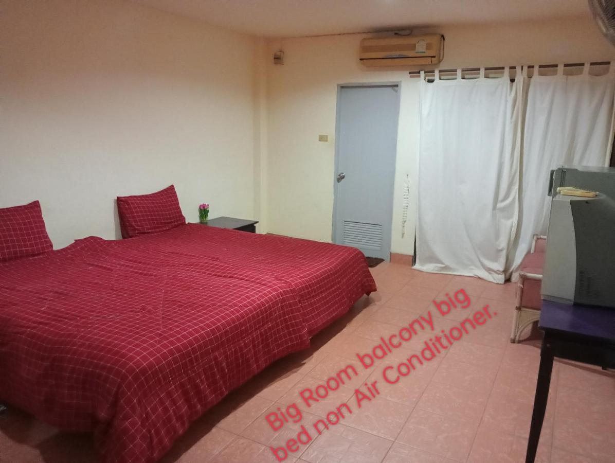 Apartments Thai Smile Pattaya Exteriör bild